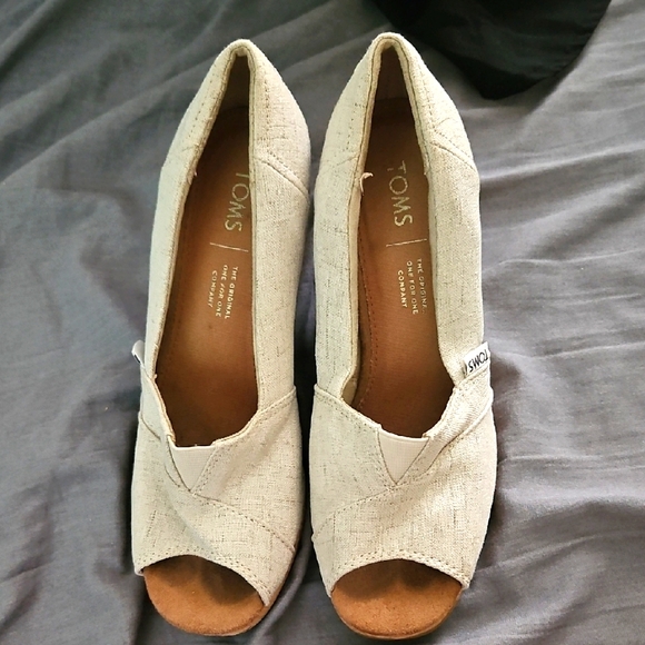 Size‎ 6 Toms Cream Espadrilles Slip-On Shoes - Picture 1 of 4